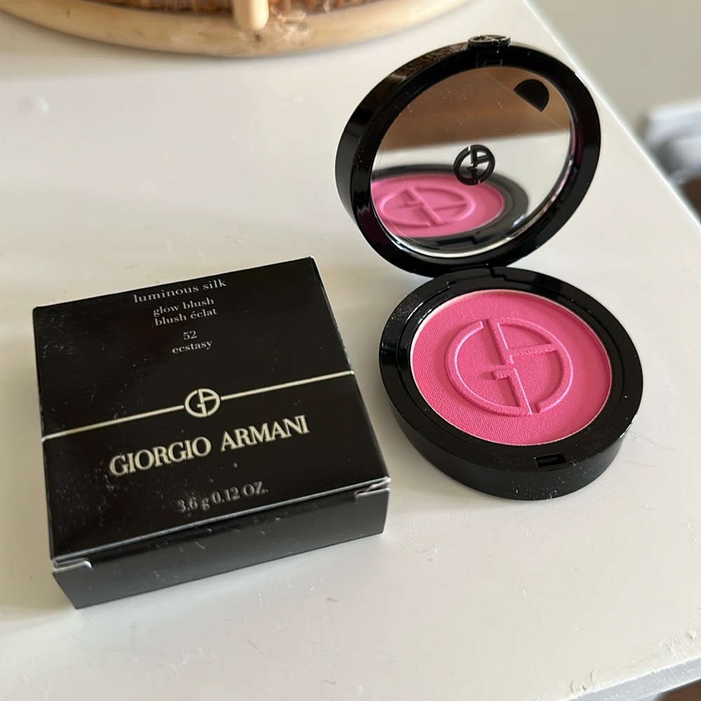 Armani beauty Luminous Silk Glow Blush brand new